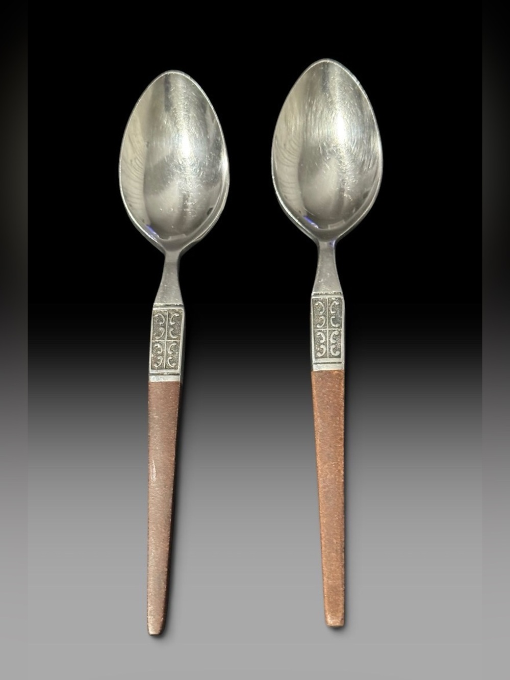 The Ecko Eterna La Joya Flatware Silverware set Of 2 Tea Spoons, MCM.